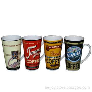 Porcelain mug with coffee design
